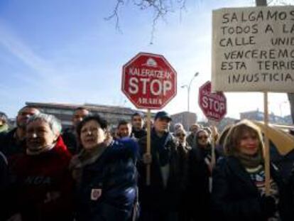 La plataforma "Stop Desahucios" durante una concentración. EFE/Archivo