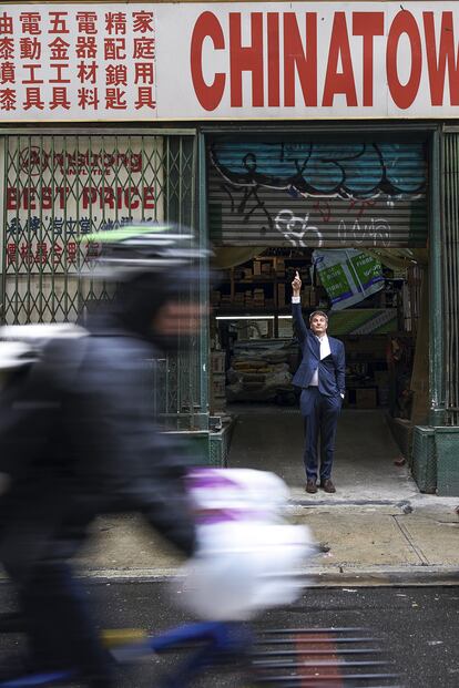 Turley pide la vez en las calles de Nueva York.