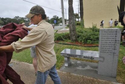 La asociaci&oacute;n American Atheists inauguran su monumento en Florida. 
