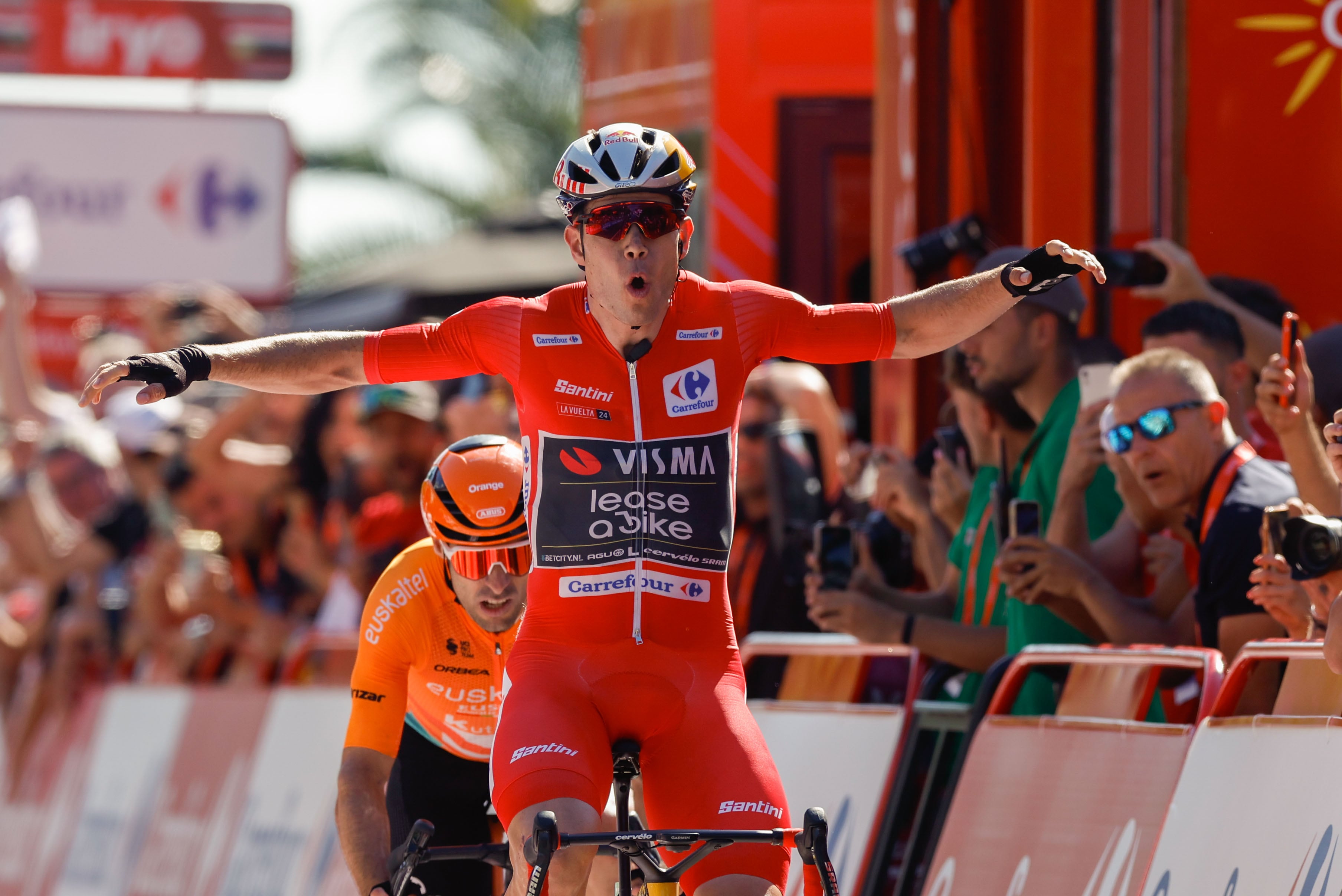 Van Aert, el líder que hace de líder en la Vuelta a España