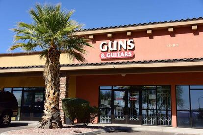 La tienda de Guns &amp; Guitars en Mesquite, en la que compr&oacute; Paddock