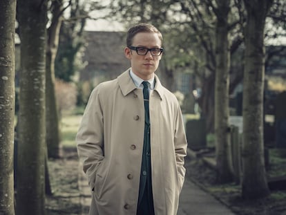 Joe Cole como Harry Palmer en la serie británica que adapta las novelas de Len Deighton.