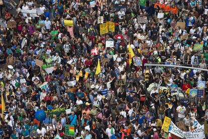 Vista de algunos de los miles de manifestantes que se dieron cita en Nueva York. 