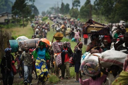 Miles de refugiados huyen de Goma en noviembre. 