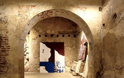 Pinturas de Carlos León en una iglesia de Pedraza de la Sierra (Segovia).