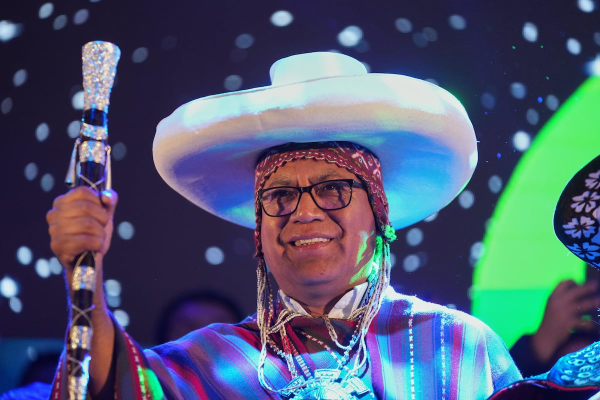 Roberto Sánchez, el izquierdista heredero del sombrero de Pe