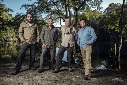Parte del equipo científico. Desde la izquierda: Carlos Cruz, Heliot Zarza, Gerardo Ceballos (coordinador) y Jesús Pacheco.