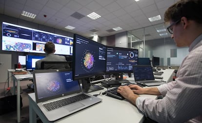 Centro de control de Ciberseguridad de Indra en San Fernando de Henares (Madrid).