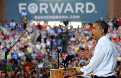Obama en un mitin en Des Moines esta semana ante el lema Forward (Adelante).