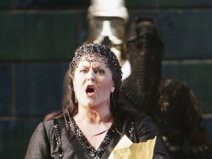 La soprano sudafricana Elizabeth Connell interpretando &#039;Nabucco&#039;, de Verdi, en la &Oacute;pera de Sidney en 2005