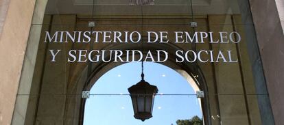 Fachada de la sede del Ministerio de Empleo y Seguridad Social en Madrid.