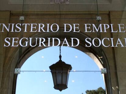 Fachada de la sede del Ministerio de Empleo y Seguridad Social en Madrid.