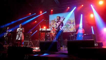 Los Meridian Brothers en el festival Periferias.