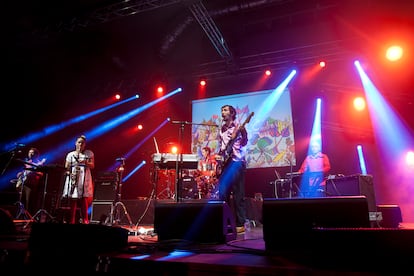 Los Meridian Brothers en el festival Periferias.