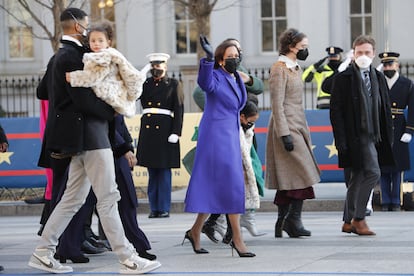 Kamala Harris, junto a los hijos de su marido Douglas Emhoff.