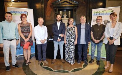 En el centro, la secretaria autonómica de Cultura, Raquel Tamarit, con el alcalde de Sagunto, Darío Moreno (izda.) y el director del estival, Juan Martínez Luciano, en la presentación del programa de 2019.