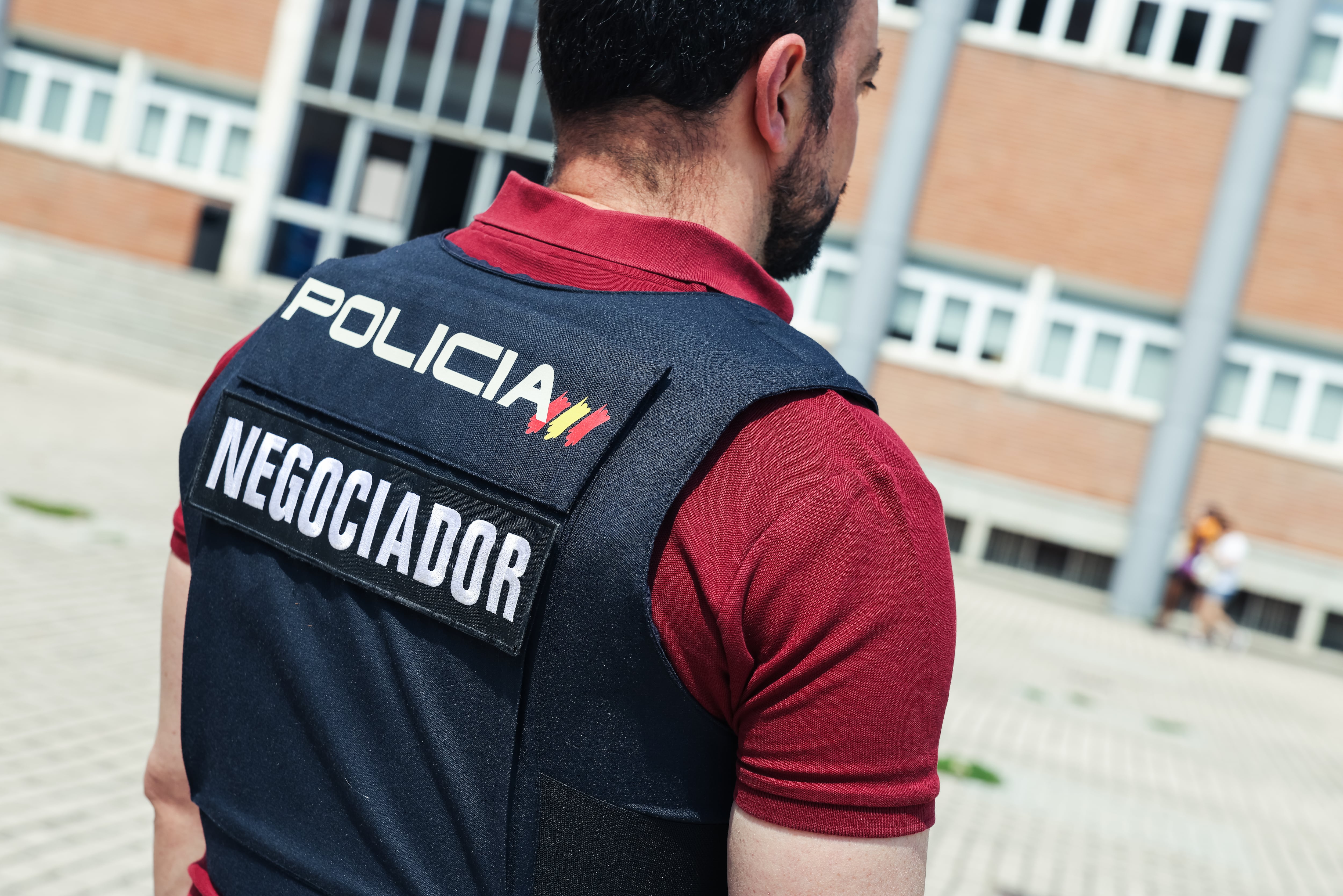 El inspector César Martín, negociador de la Policía Nacional y coordinador de la red nacional de negociadores de este cuerpo policial, en el complejo policial de Canillas, en Madrid.