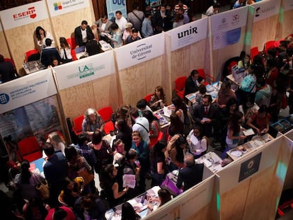 Participantes de la feria &#039;Estudia y Descubre Espa&ntilde;a&#039;.