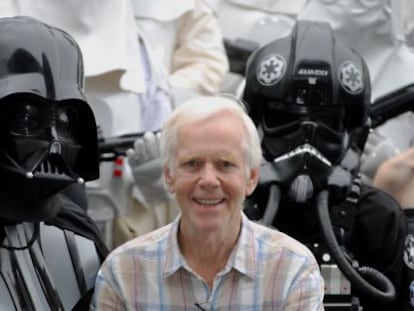 El actor Jeremy Bulloch, en el festival Metr&oacute;poli de Gij&oacute;n, junto con Darth Vader. 