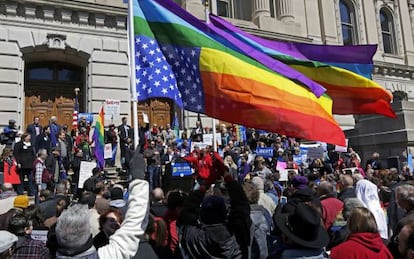 Manifestação em Indiana contra o governador Pence.