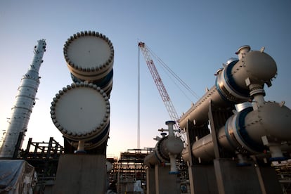 Aspecto de la Refinería Olmeca, Dos Bocas en Paraíso, Tabasco, México, 30 de junio de 2022. 

