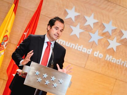 El vicepresidente de la Comunidad de Madrid, Ignacio Aguado, este viernes en rueda de prensa.