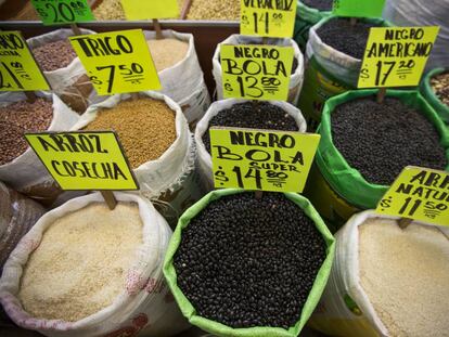 Venta de frijol en la Central de Abastos de Ciudad de M&eacute;xico, el pasado viernes. SA&Uacute;L RUIZ