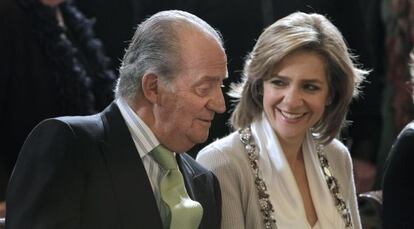 La infanta Cristina y el Rey en un concierto del Orfe&oacute;n Donostiarra en 2010.