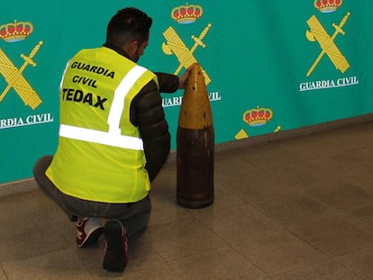 Proyectil militar hallado en una vivienda de Ponteareas.