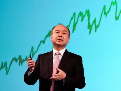 El fundador, presidente y consejero delegado de SoftBank, Masayoshi Son, anuncia un aumento de su beneficio un 51,6 % entre abril y diciembre de 2018, hasta 1,53 billones de yenes (12.301 millones de euros), en una rueda de prensa celebrada este mi&eacute;rcoles en Tokio (Jap&oacute;n).