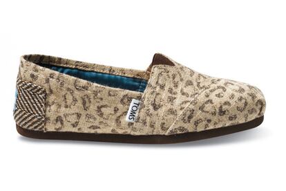 Print animal: Toms te propone este modelo tipo slipper con estampado leopardo (68 euros).