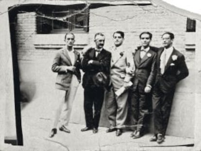 La última fotografía de Dalí, Buñuel y Lorca juntos (con Morno Villa y Rubio Sacristán) en La Bombilla en 1926.