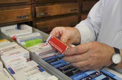 Medicamentos en una farmacia.