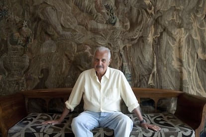 El escritor Carlos Fuentes, fotografiado en Barcelona en la presentaci&oacute;n de su ensayo &#039;La gran novela latinoamericana&#039;, en 2011