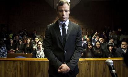 Oscar Pistorius durante su juicio por el asesinato de su novia.