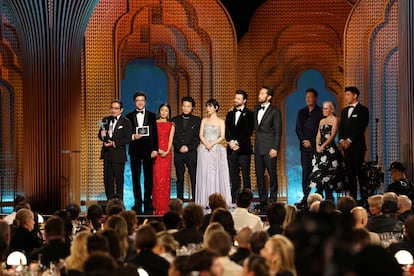 El elenco de 'Shogun' acepta el premio a mejor elenco de la unin de actores.