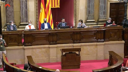 D'esquerra a dreta, Francesc Codina, Dolors Montserrat, Ernest Benach, Roger Torrent, Concepció Ferrer i Manuela de Madre. 