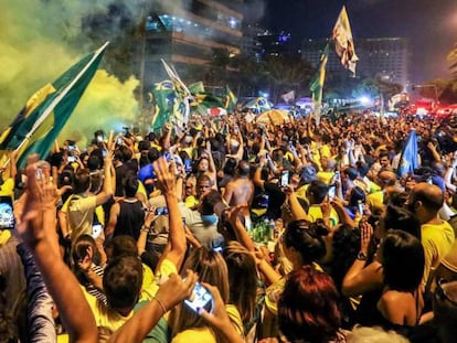 Eleitores comemoram vitória de Bolsonaro