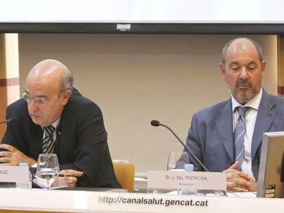 Josep Maria Padrosa, director del Servicio Catal&aacute;n de la Salud (a la derecha), y el consejero de Salud Boi Ruiz.