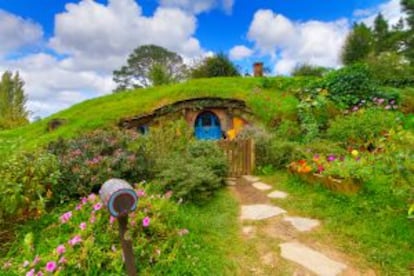 Casas de hobbits en La Comarca, construidas en Alexander Farm, cerca de Matamata (Nueva Zelanda).