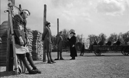 Fotograma de 'Senderos de gloria' (1957), de Stanley Kubrick.