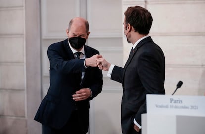 Olaf Scholz y Emmanuel Macron, este viernes en París.