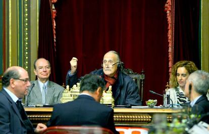 Iñaki Azkuna ha presidido el pleno de aprobación de los Presupuestos de Bilbao.