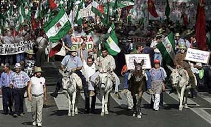 Imagen de la manifestación convocada ayer por el SOC en Sevilla.