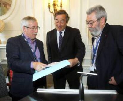 Toxo, Méndez y Rosell, en los cursos de la Apie en Santander.