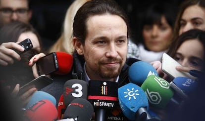 Pablo Iglesias en el moment d'arribada a la reunió del consell ciutadà de Podem.