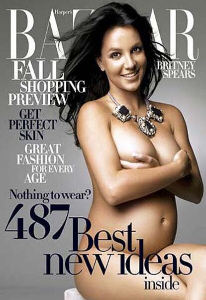 Britney Spears, embarazada de seis meses, posa desnuda en el número de agosto de 'Harper's Bazaar'.