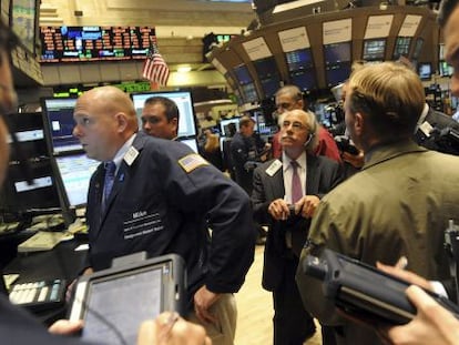 Operadores de Bolsa, en Wall Street (Nueva York).