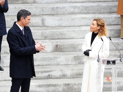 La presidenta del Congreso, Meritxell Batet, junto al presidente del Gobierno, Pedro Sánchez, y el presidente del Tribunal Constitucional, Pedro González-Trevijano, durante los actos de conmemoración del aniversario de la Constitución este martes en Madrid.