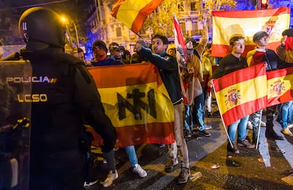 Concentración del pasado domingo ante la sede del PSOE en la calle Ferraz, en Madrid.